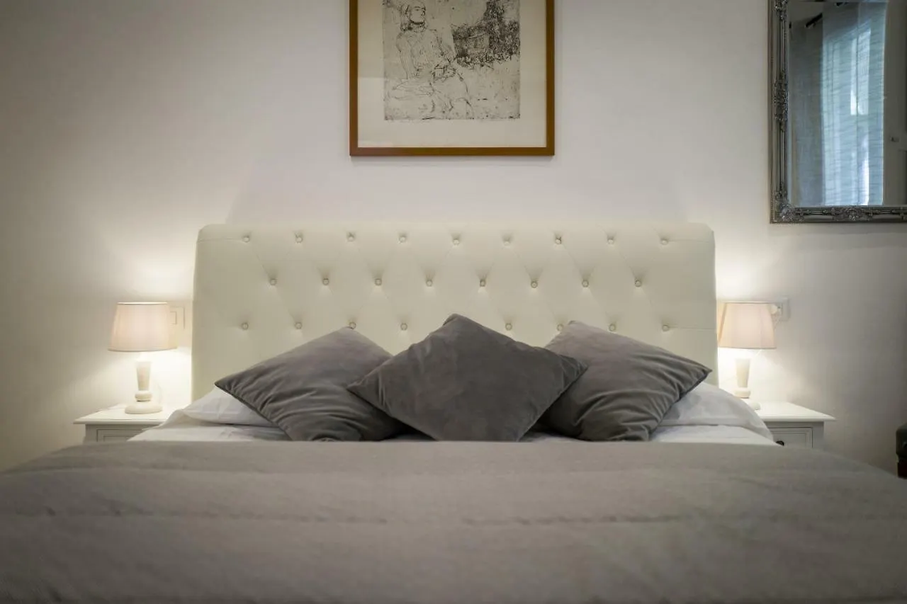 Central Florence Bed & Breakfast Italy